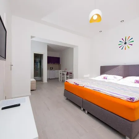 Apartment F & P