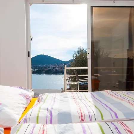 F & P * דוברובניק
